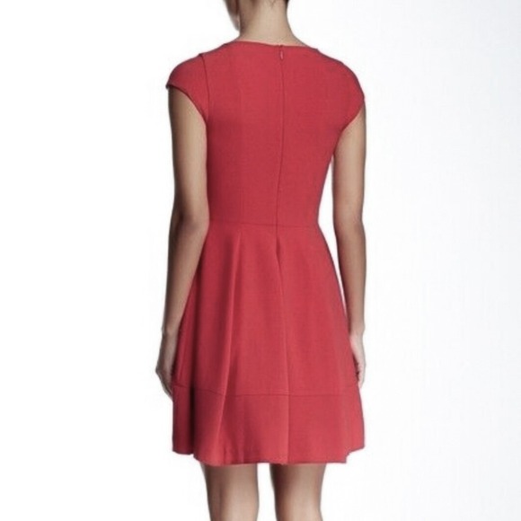 Halston Heritage Red Keyhole Neck Short-Sleeve A-Line Dress- Size 8 - Picture 2 of 8
